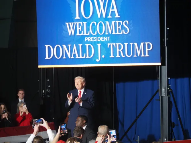 Trump to hold two Iowa campaign events ahead of Election Day